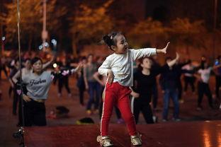 成人福利广场舞在线观看,成人福利广场舞精彩瞬间回顾